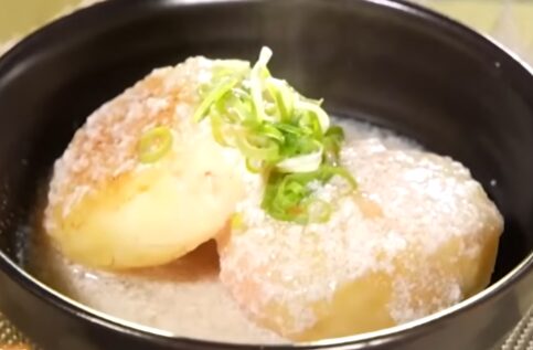 おやきのおぼろ餡かけ