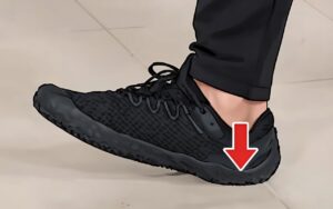 くるぶしの下あたりで着地